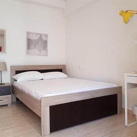 Errathens Zephyr Apartment - Athens Center, 3 BD, 1 BATH Exterior foto