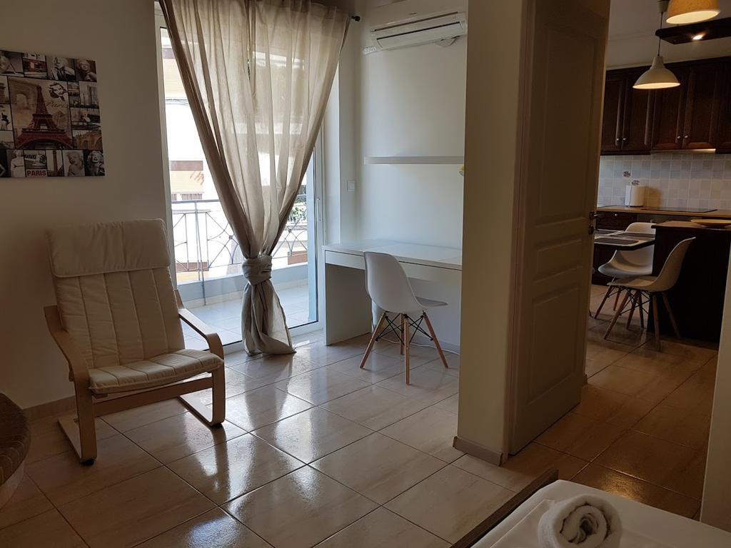 Errathens Zephyr Apartment - Athens Center, 3 BD, 1 BATH Exterior foto